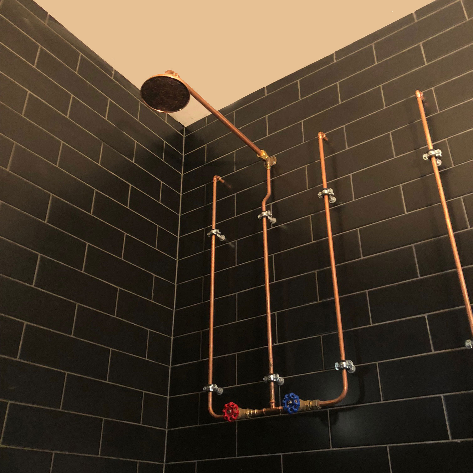 Bathroom by Andrew Evans Plumbing, Copper plumbing